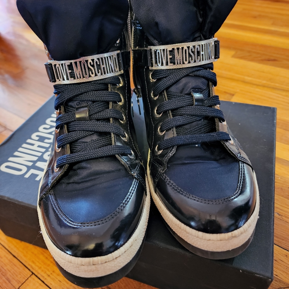 Love Moschino high top women sneakers